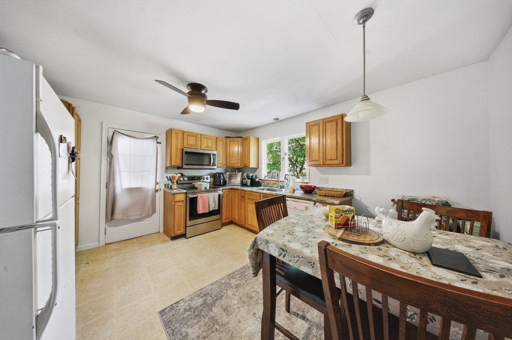 126 W Spruce St, Milford, MA Photo #8