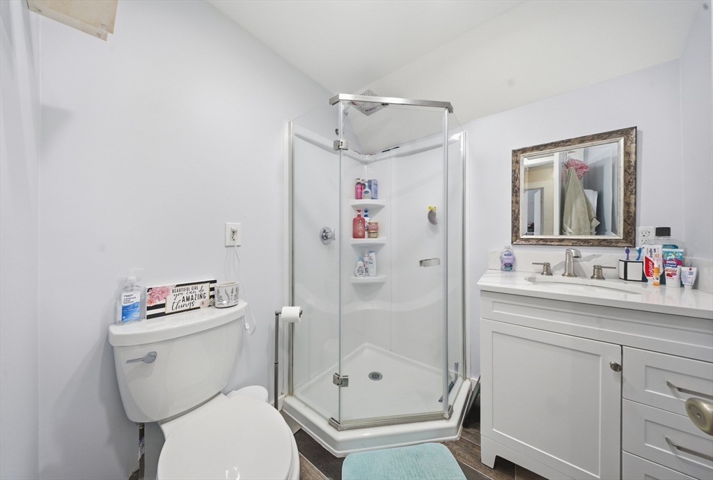 126 W Spruce St, Milford, MA Photo #28