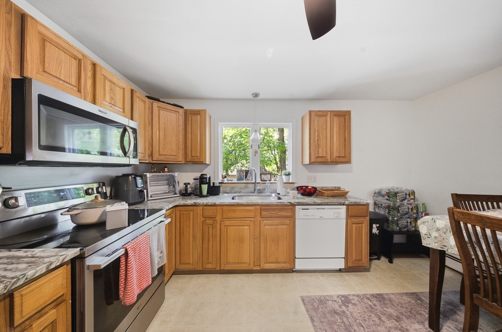 126 W Spruce St, Milford, MA Photo #9