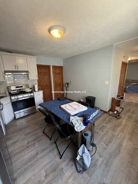 89 Webster Ave 3