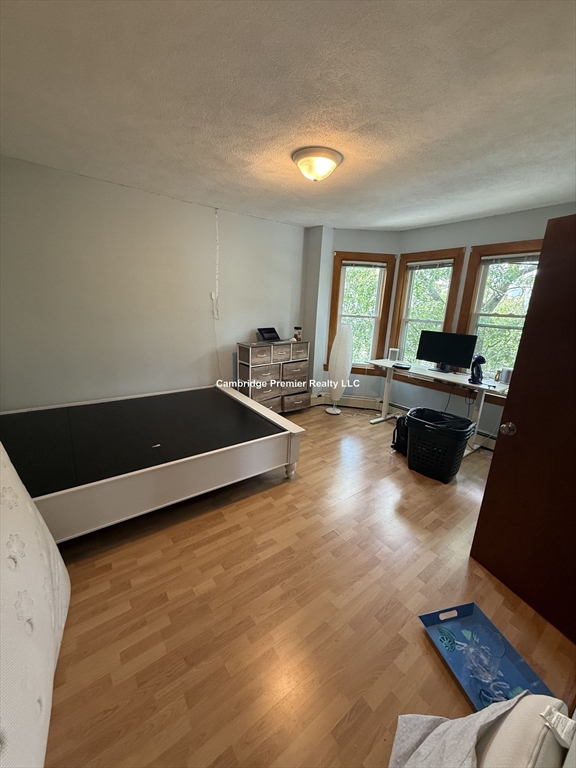 89 Webster Ave 3