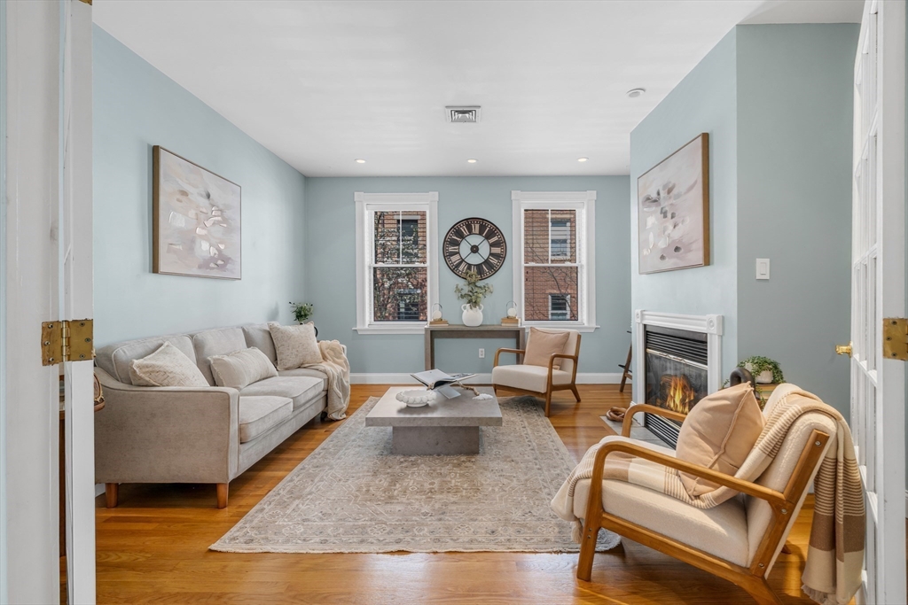 93 Baldwin St 1