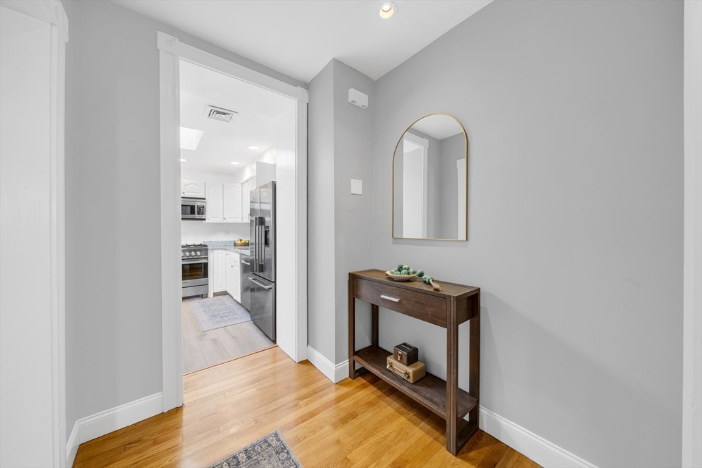93 Baldwin St 1