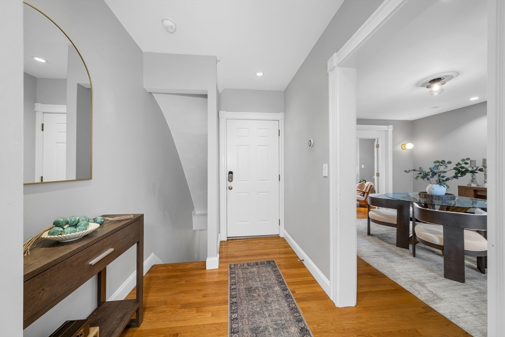 93 Baldwin St 1