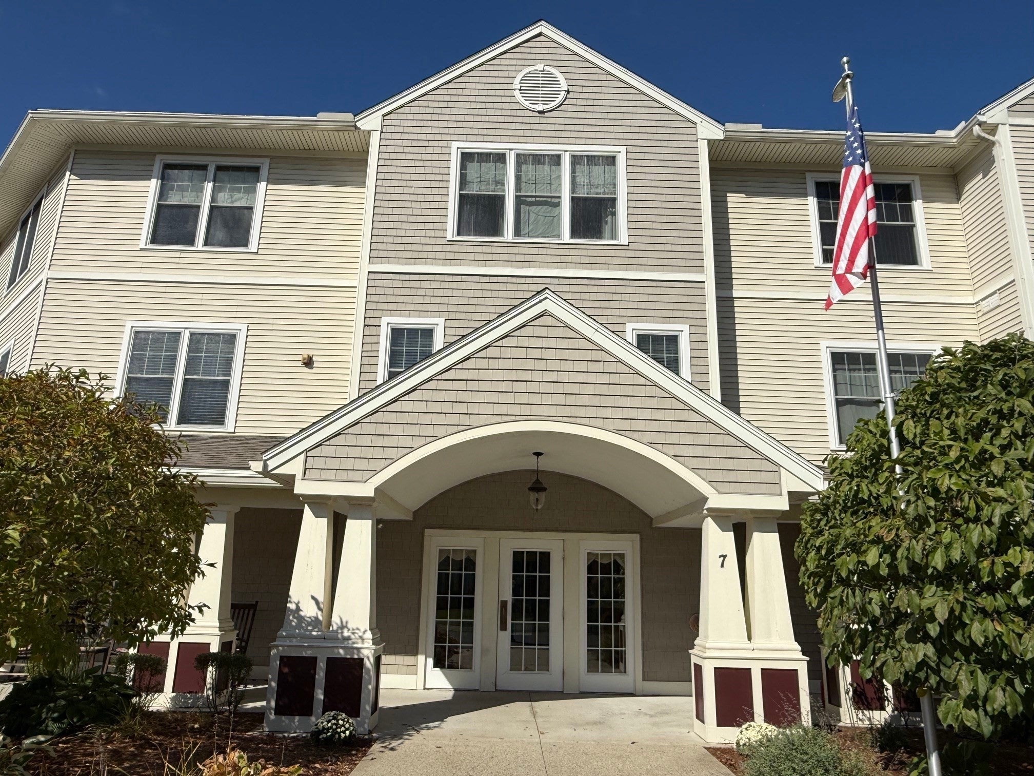 Photo of 7 Crescent Gate WAY, Sturbridge, MA
