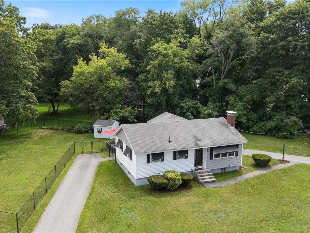 Photo of 3 Michael Rd, Dracut, MA