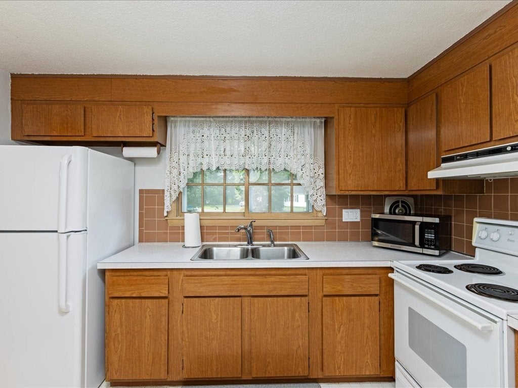 3 Michael Rd, Dracut, MA, 3 Michael Rd, Dracut, MA Photo #8