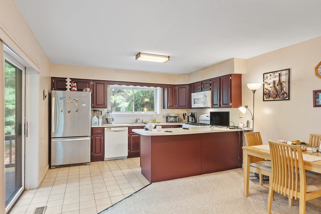 102 Captain Eames Cir 102
