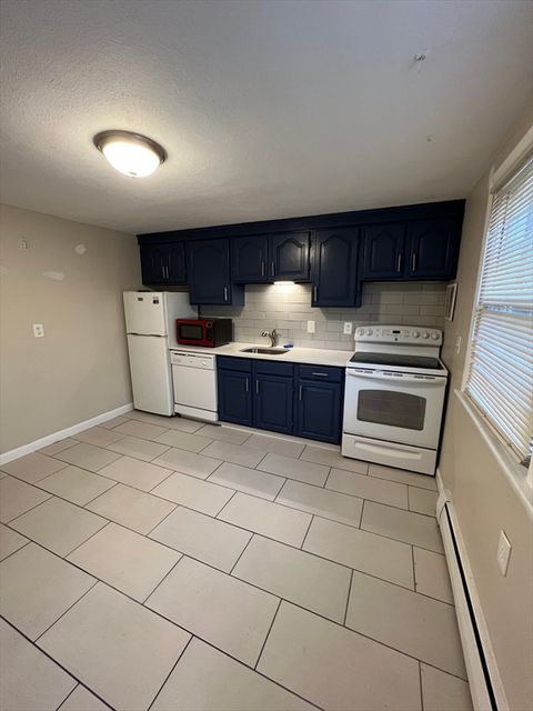 Photo of 19 Vine St #5, Marblehead, MA 01945 (MLS # 73511406)