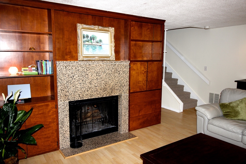 532 Old Stone Brk 532