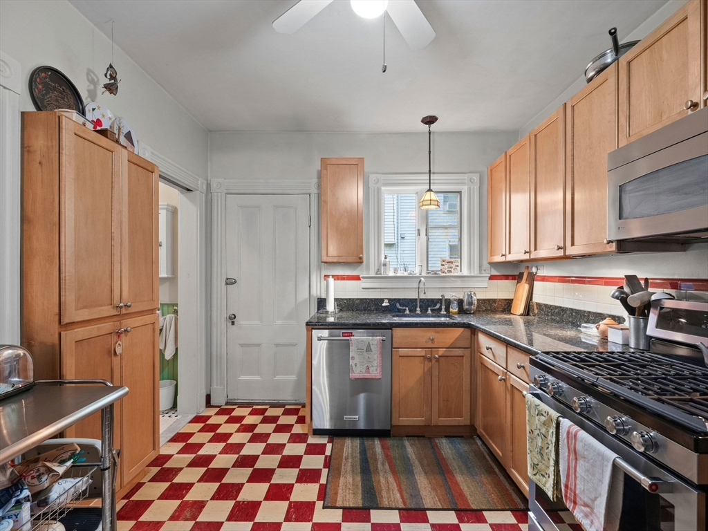 61 Central St