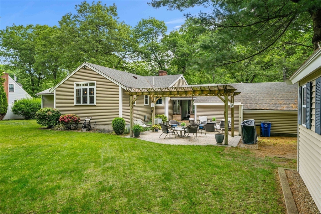 18 Gleason Rd