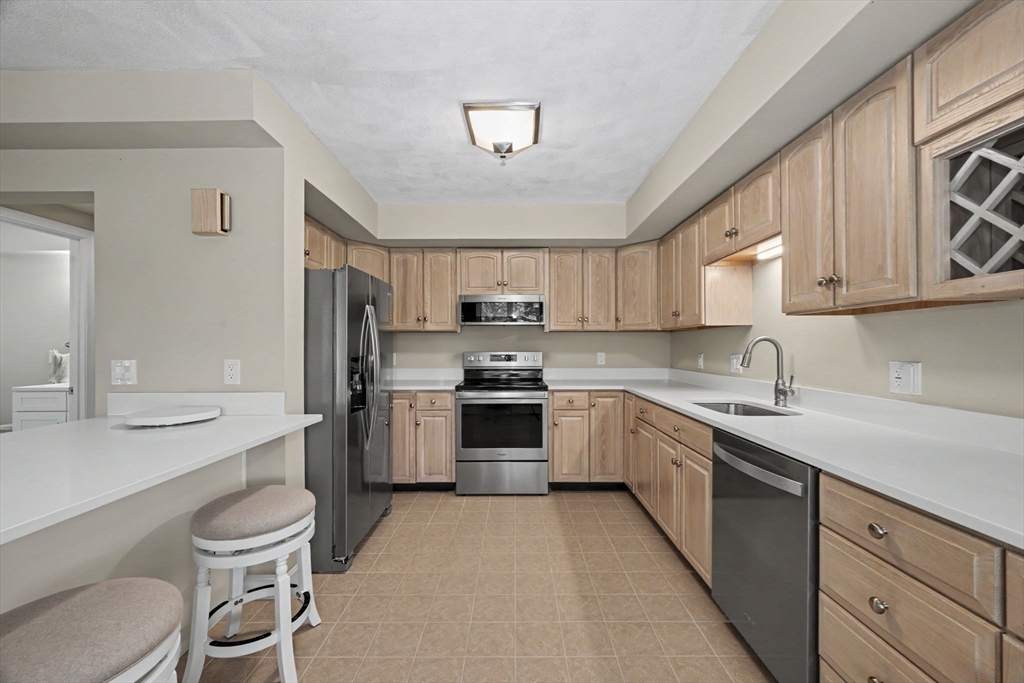 29 Hammersmith Dr, Saugus, MA Photo #32