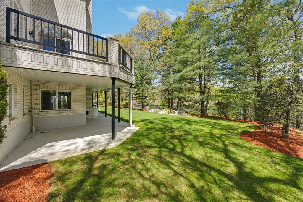29 Hammersmith Dr, Saugus, MA Photo #14