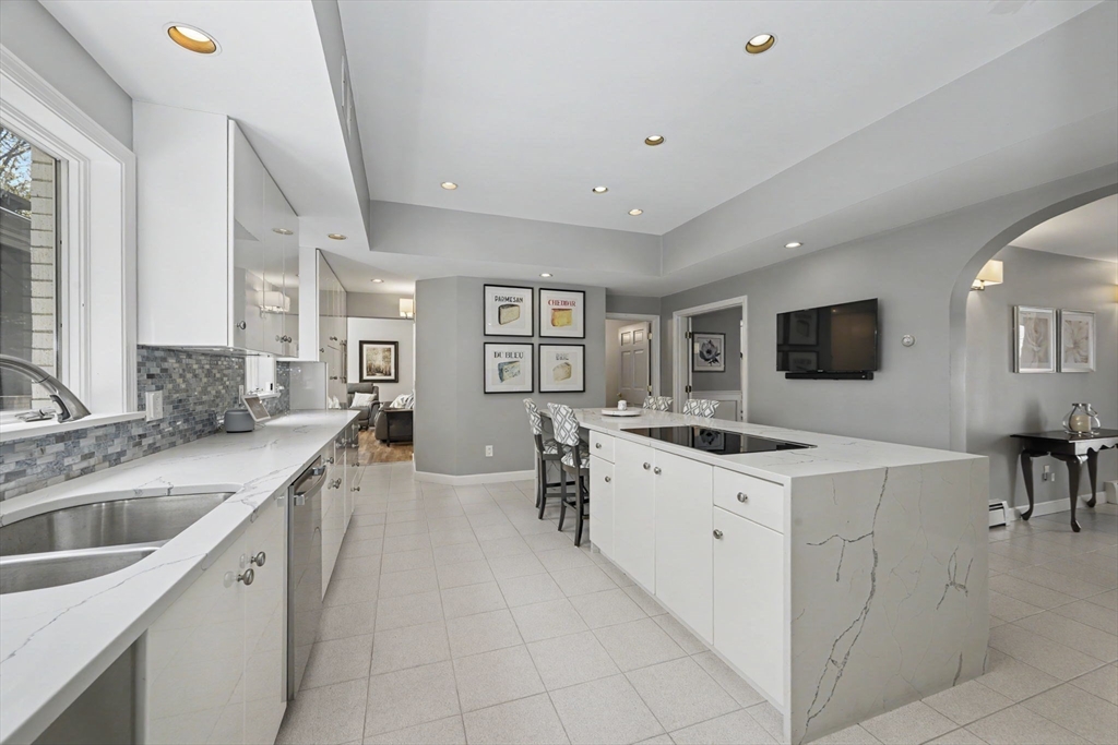 29 Hammersmith Dr, Saugus, MA Photo #8