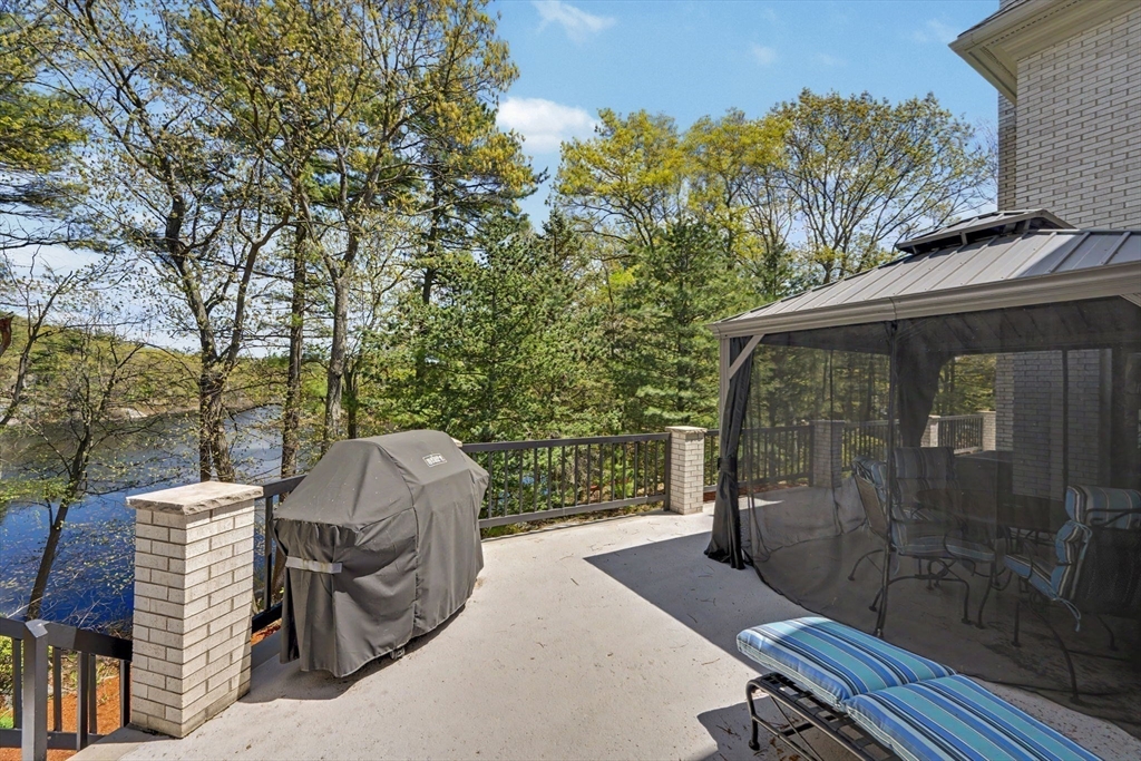 29 Hammersmith Dr, Saugus, MA Photo #38