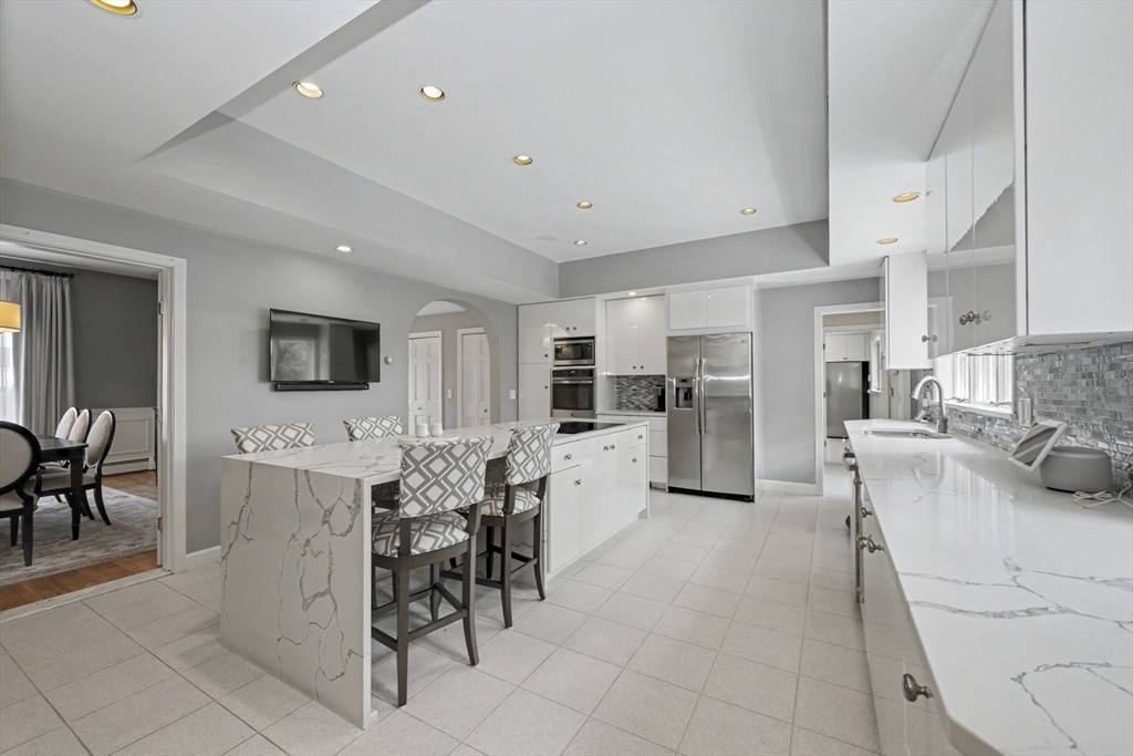 29 Hammersmith Dr, Saugus, MA Photo #7