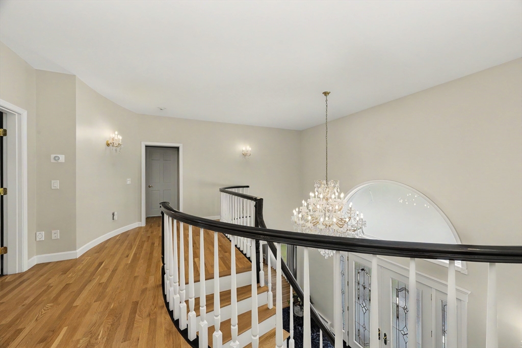 29 Hammersmith Dr, Saugus, MA Photo #18