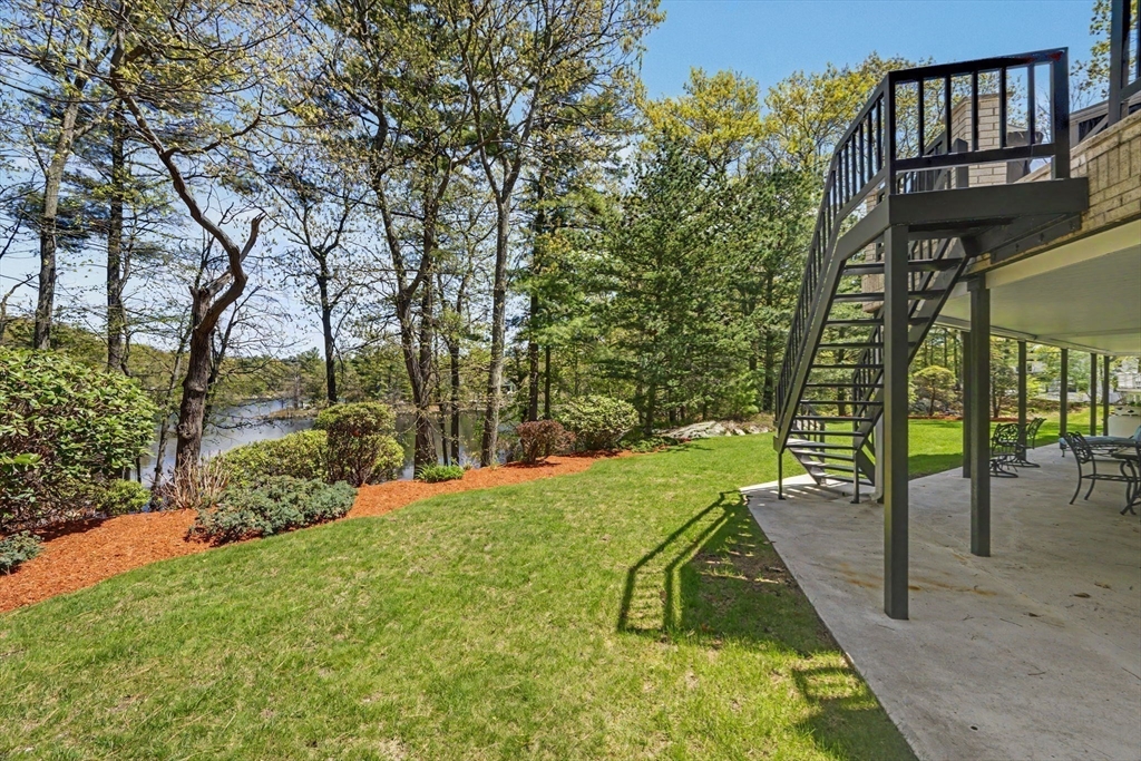 29 Hammersmith Dr, Saugus, MA Photo #39