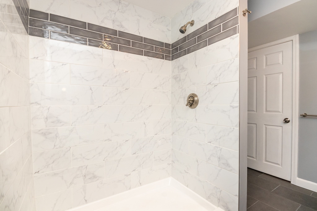 Bellingham, Massachusetts 02019, United States, 2 Bedrooms Bedrooms, ,2 BathroomsBathrooms,Residential,Pending,26781