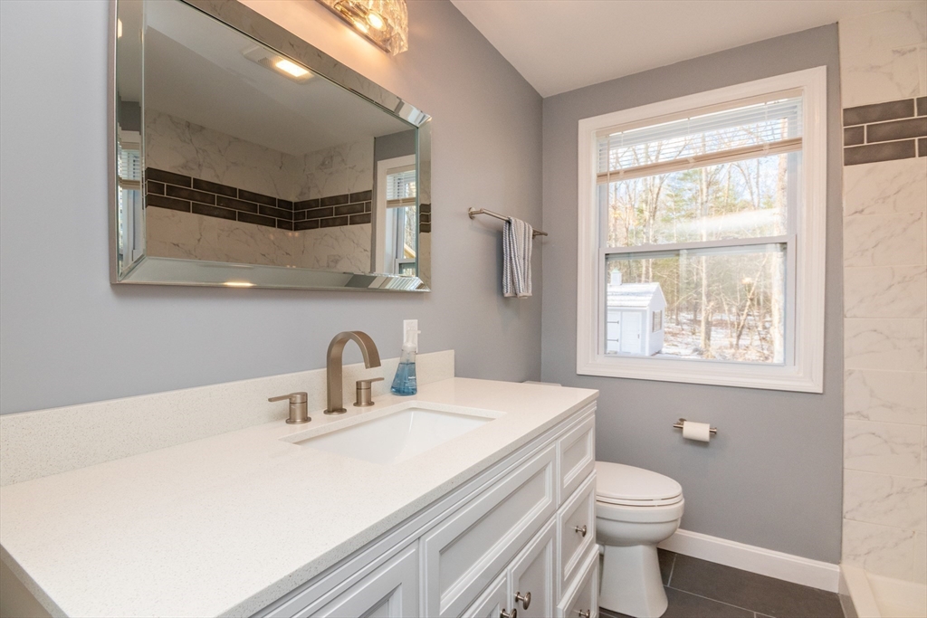 Bellingham, Massachusetts 02019, United States, 2 Bedrooms Bedrooms, ,2 BathroomsBathrooms,Residential,Pending,26781