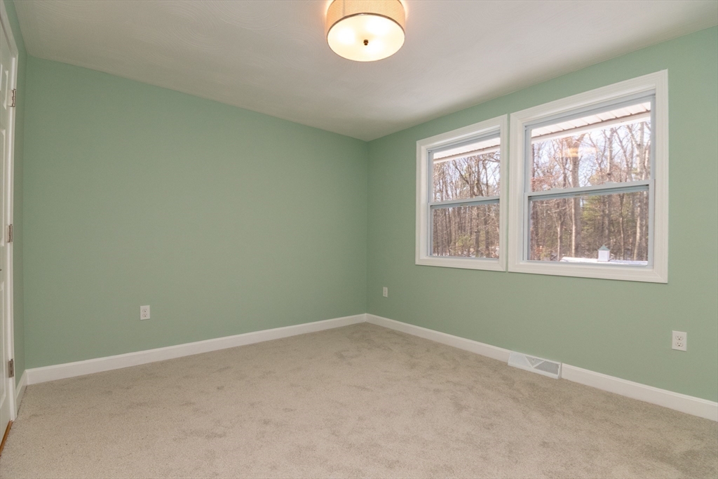 Bellingham, Massachusetts 02019, United States, 2 Bedrooms Bedrooms, ,2 BathroomsBathrooms,Residential,Pending,26781