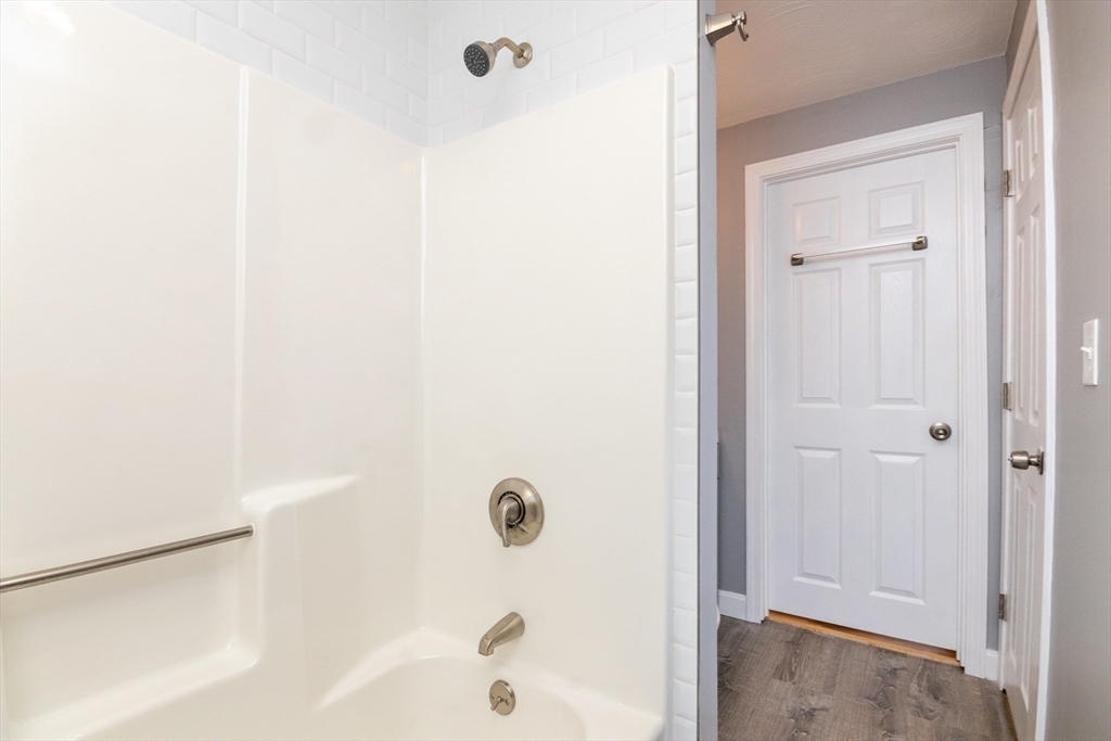 Bellingham, Massachusetts 02019, United States, 2 Bedrooms Bedrooms, ,2 BathroomsBathrooms,Residential,Pending,26781