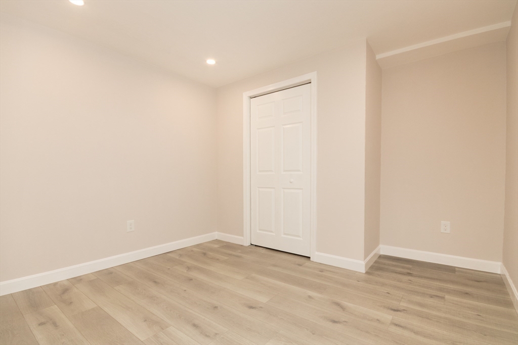 Bellingham, Massachusetts 02019, United States, 2 Bedrooms Bedrooms, ,2 BathroomsBathrooms,Residential,Pending,26781