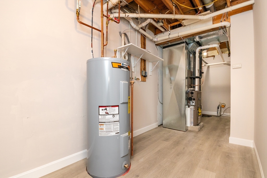 Bellingham, Massachusetts 02019, United States, 2 Bedrooms Bedrooms, ,2 BathroomsBathrooms,Residential,Pending,26781