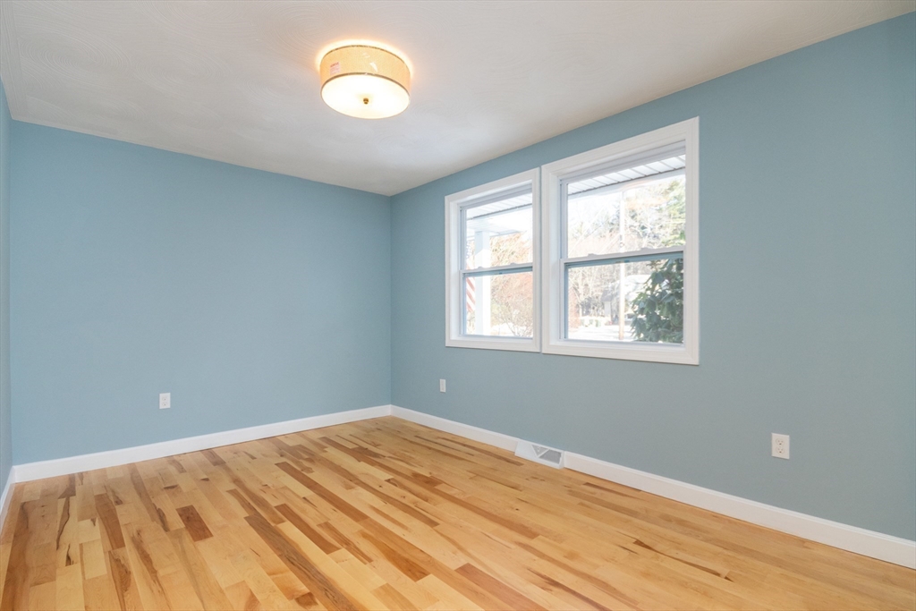 Bellingham, Massachusetts 02019, United States, 2 Bedrooms Bedrooms, ,2 BathroomsBathrooms,Residential,Pending,26781