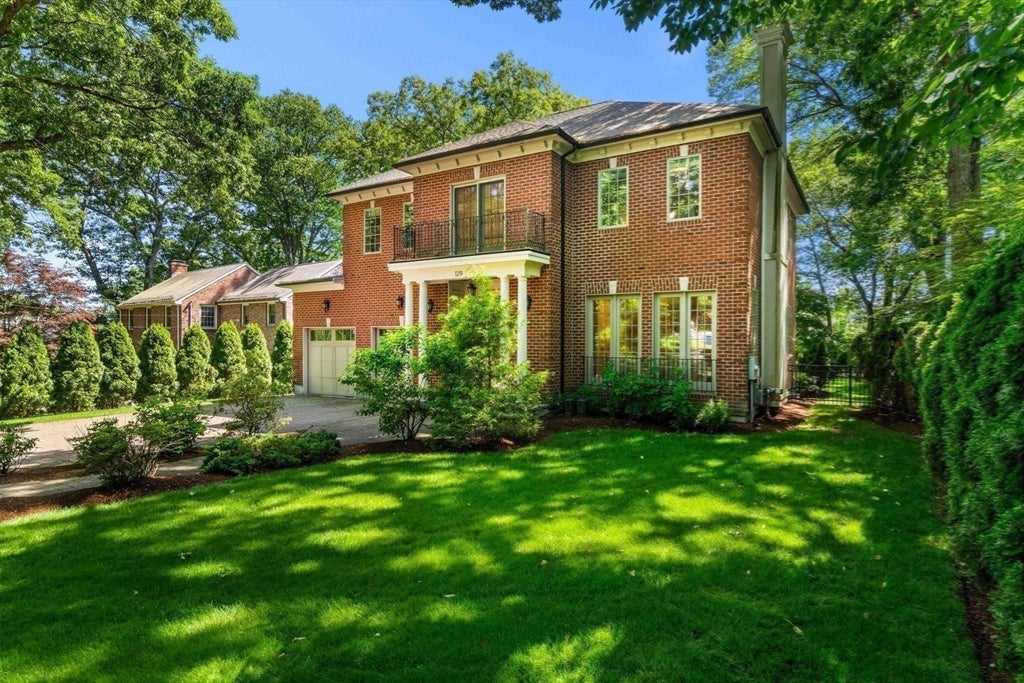 129 Rangeley Rd