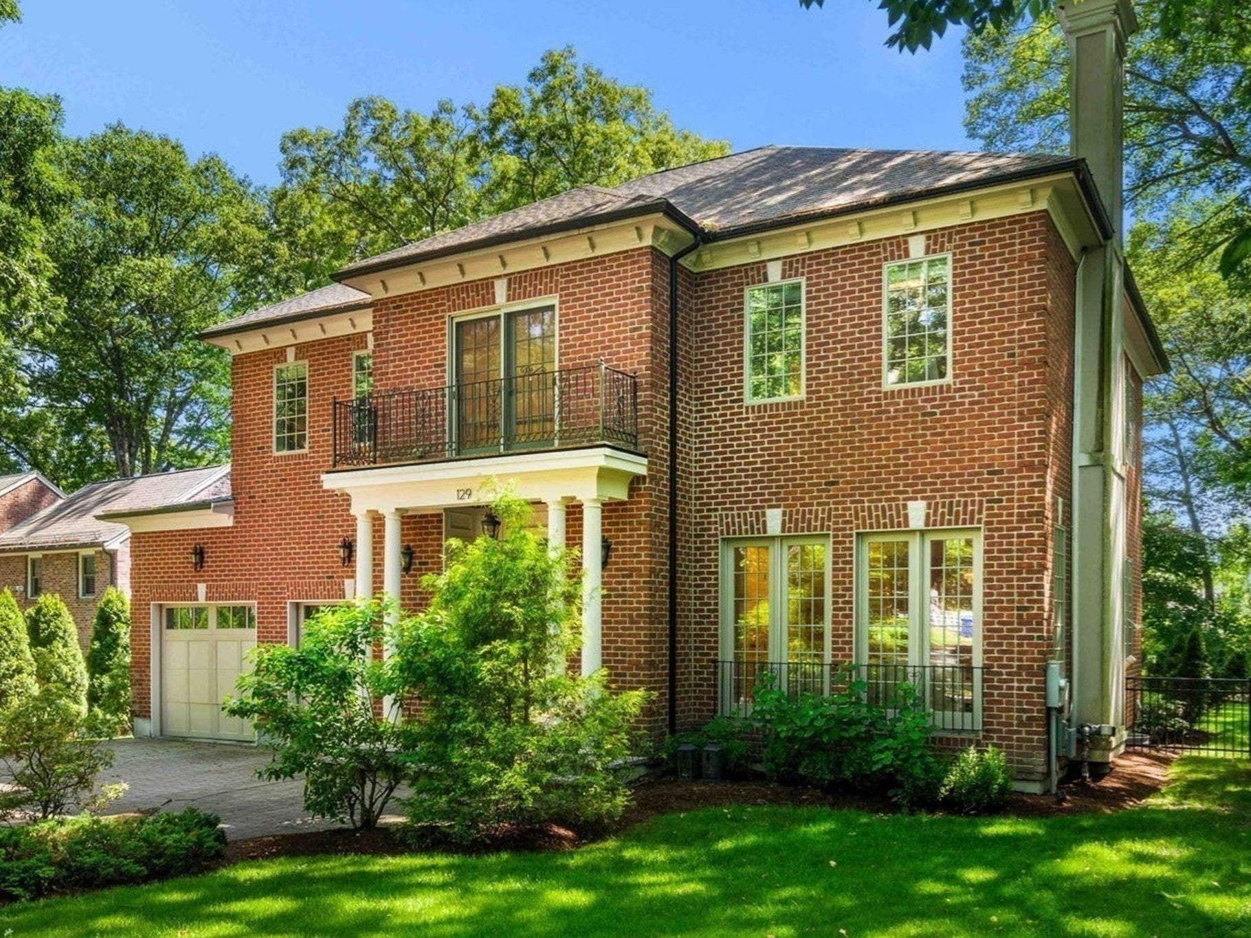129 Rangeley Rd, Brookline MA 02467