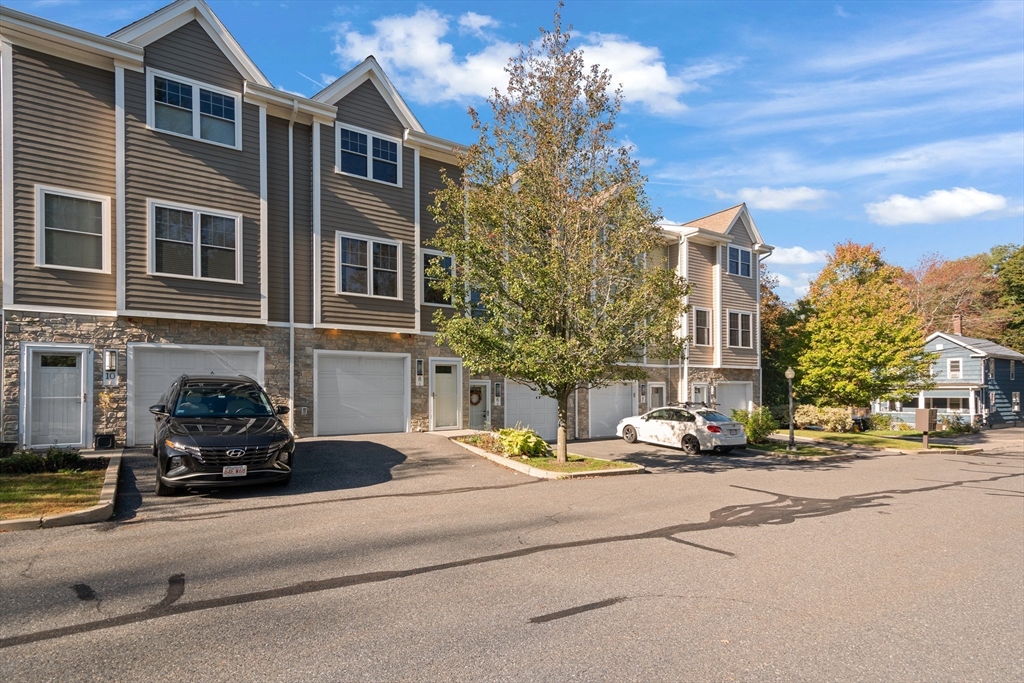 8 Saint Marys Way 8