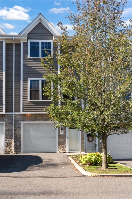8 Saint Marys Way 8