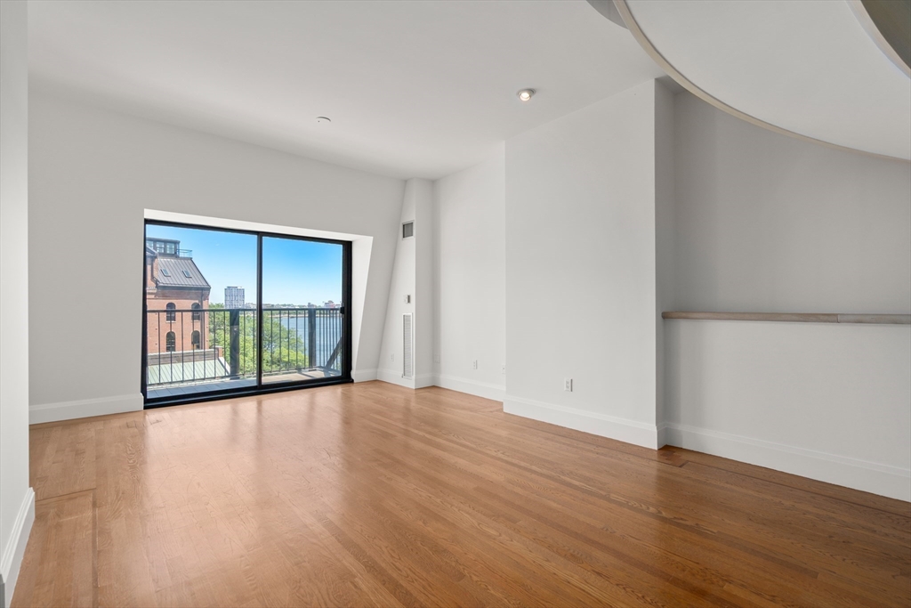 28 Atlantic Ave 527-627