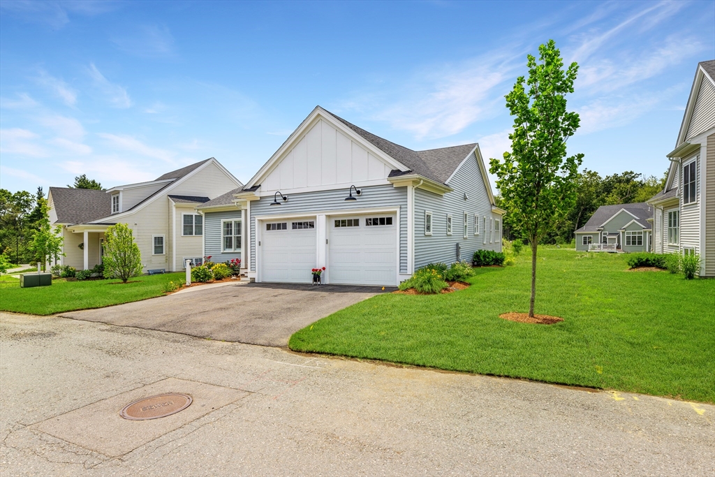 Wrentham, Massachusetts 02093, United States, 2 Bedrooms Bedrooms, ,2 BathroomsBathrooms,Residential,Active,166813