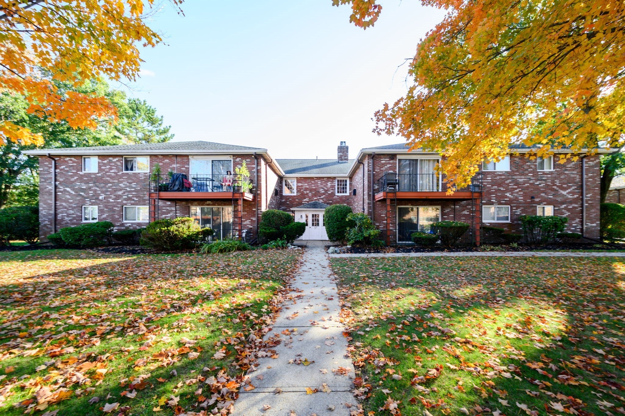 Photo of 37 Fountain Ln, Weymouth, MA