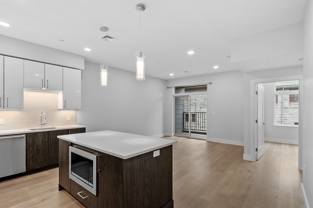 124 Highland Ave 104