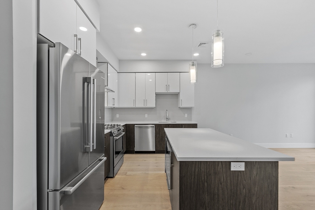 124 Highland Ave 104