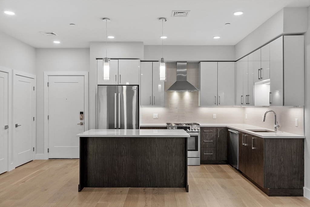 124 Highland Ave 104