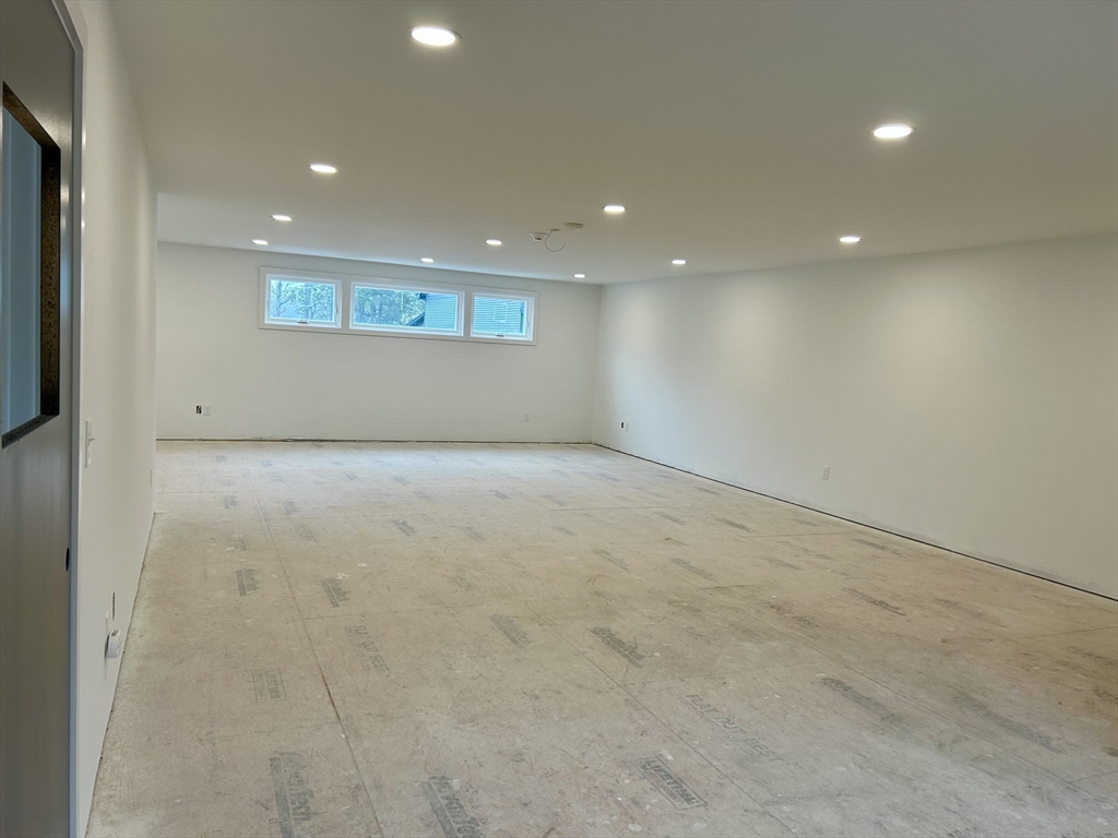 15 Oneil St, 2nd Floor Right
