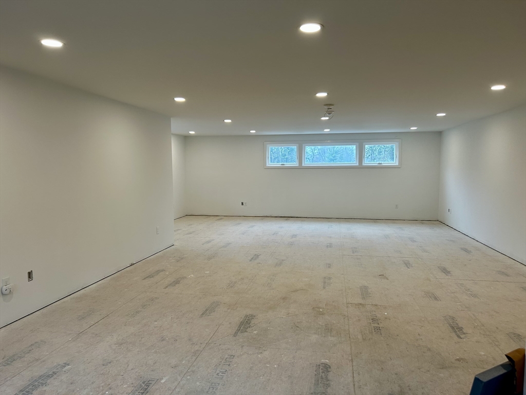 15 Oneil St, 2nd Floor Right