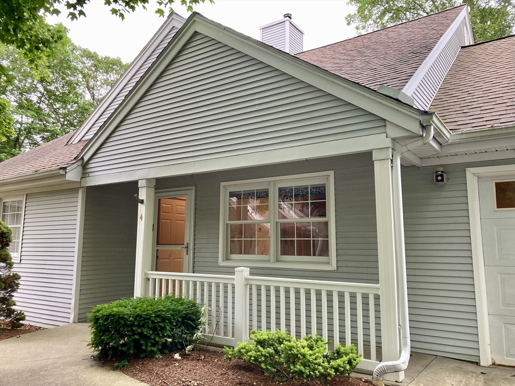 4 Oxford Dr 15
