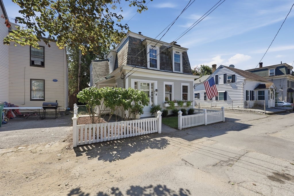 61 Central Street