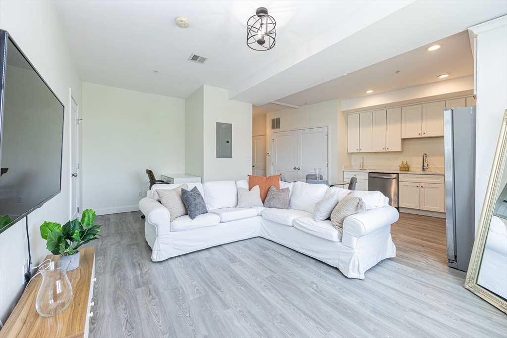 92-94 George St 203