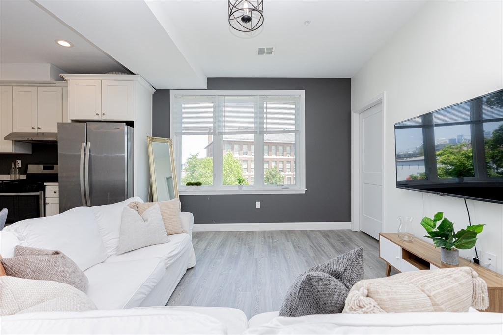 92-94 George St 203