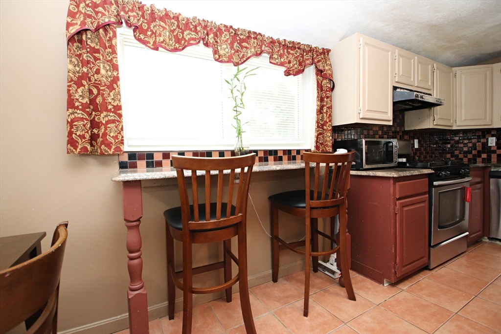 Saugus, Massachusetts 01906, United States, 3 Bedrooms Bedrooms, ,2 BathroomsBathrooms,Residential,Active,110660