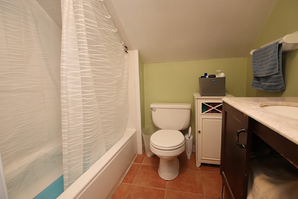 Saugus, Massachusetts 01906, United States, 3 Bedrooms Bedrooms, ,2 BathroomsBathrooms,Residential,Active,110660