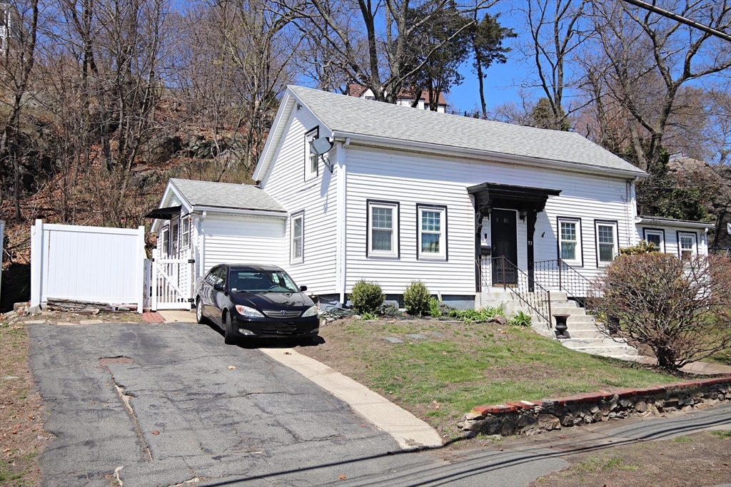 Saugus, Massachusetts 01906, United States, 3 Bedrooms Bedrooms, ,2 BathroomsBathrooms,Residential,Active,110660