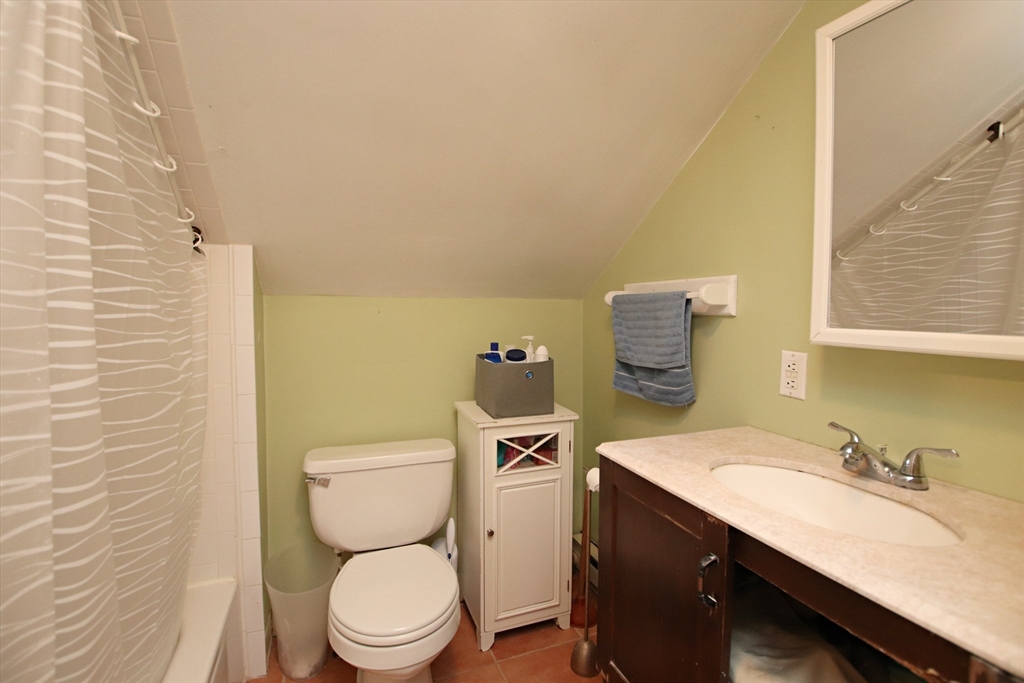 Saugus, Massachusetts 01906, United States, 3 Bedrooms Bedrooms, ,2 BathroomsBathrooms,Residential,Active,110660